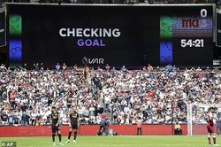 Đè bẹp West Ham 5-0, Man City độc chiếm ngôi đầu Ngoại hạng Anh