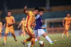 Thắng 5 sao trước Thanh Hóa, Hà Nội FC bỏ xa TP.HCM 5 điểm