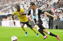 Aubameyang tỏa sáng, Arsenal nhọc nhằn vượt qua Newcastle