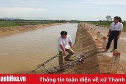 Lắp đặt các thang cứu hộ trên kênh Bắc qua xã Xuân Thiên