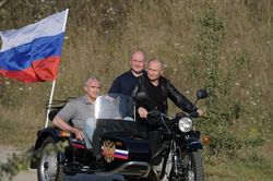 Tin ảnh: Putin làm điều rất giản dị