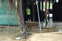 Một người bị điện giật tử vong trong lúc dọn dẹp nước lũ