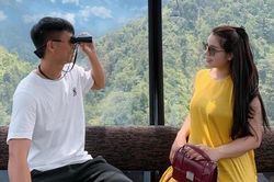 Bùi Tiến Dũng đăng ảnh tình cảm với vợ, Đình Trọng hỏi 'Còn tôi?'