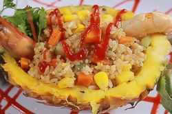 Tự làm cơm chiên dứa kiểu Thái ngon miễn chê
