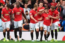 Đại thắng Chelsea, M.U lập nên kỳ tích chưa từng có