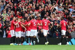 Manchester United 4 - 0 Chelsea: Tưng bừng tiệc khai vị tại Old Trafford