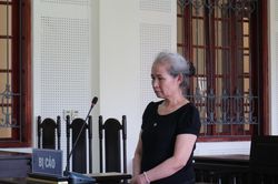 Vợ lĩnh 12 năm tù vì mua ma túy về 'chữa' ung thư cho chồng