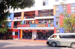 Sở Giáo dục Nghệ An yêu cầu xe đưa đón học sinh phải ký kết với Ban đại diện phụ huynh
