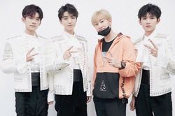 TFBOYS và Eunhyuk (Super Junior) gửi lời cảm ơn nhau, Dịch Dương Thiên Tỉ thích thú gọi 'ca ca'