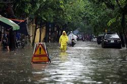 Giảm thiểu úng ngập mùa mưa: Tăng cường tuyên truyền thay đổi nhận thức của người dân