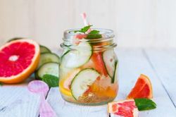 5 công thức pha nước detox cơ thể không dùng máy ép