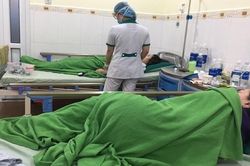 Vào Đà Nẵng họp lớp, 9 du khách nhập viện sau khi ăn bún mắm