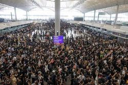 Cảnh sát Hong Kong bắt giữ gần 150 đối tượng biểu tình quá khích