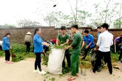 Chuyện bộ đội giúp dân xóa 'điểm đen' rác thải, xây dựng nông thôn mới