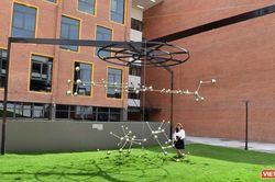Bí ẩn tỏa sáng Public Art 'Mật Mật Mật' của Ly Hoàng Ly