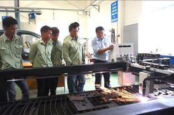 Máy cắt plasma, oxy CNC dạng trung bình
