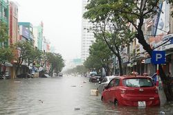 Úng ngập tại các đô thị lớn: Lộ rõ bất cập về xây dựng hạ tầng