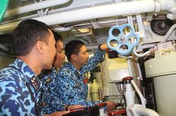 Chỉ huy tàu ngầm Việt Nam chia sẻ bí quyết chinh phục 'Hố đen đại dương'