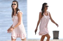 Alessandra Ambrosio diện đầm hồng mỏng manh 'hờ hững' vòng một không nội y