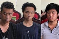 Ông lái đò sợ hãi kể lại giây phút đưa 3 nghi phạm người Trung Quốc sát hại tài xế taxi qua sông