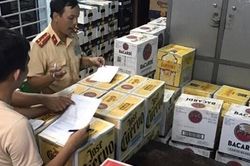 Ôtô tải chở hàng lậu bỏ chạy bất chấp hiệu lệnh dừng xe của CSGT