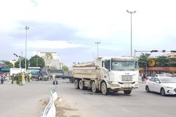 Tông cụ ông chết thảm, tài xế xe ben bỏ xe rời khỏi hiện trường
