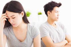 Buồn vì lấy nhau 3 năm, chồng chưa lần nào gọi điện về hỏi thăm bố mẹ vợ