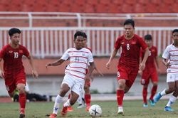 HLV Hoàng Anh Tuấn cạn lời khi U18 Việt Nam thua sốc Campuchia