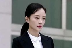 Lý Tiểu Lộ đăng tải video ngắn nói về sự tái xuất của mình, dân mạng truyền tai nhau phim mới do Giả Nãi Lượng đầu tư