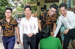 Quán quân Thần tượng Bolero - Duy Cường cùng cha nuôi Ngọc Sơn làm từ thiện dịp lễ Vu Lan
