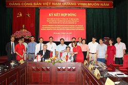 Ký kết hợp đồng thực hiện Dự án 'Đầu tư nâng cấp và hiện đại hóa trang thiết bị y tế cho Bệnh viện Đa khoa tỉnh Sơn La'