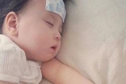 Cho con uống thuốc hạ sốt tại nhà, không phải cha mẹ nào cũng biết cách đúng