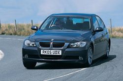 Triệu hồi hàng loạt xe sang BMW 3 Series tại Việt Nam