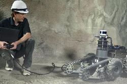 Robot thế giới tranh tài trong cuộc thi Hệ thống ứng phó thách thức ngầm