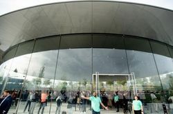 Apple Inc tạo thêm 2,4 triệu việc làm tại Mỹ