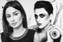 Katy Perry tiếp tục bị tố cáo quấy rối tình dục, lần này nạn nhân là một… nữ MC