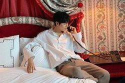 Hậu giảm cân, Lee Min Ho 'thả thính' fan với áo sơ mi trắng đậm chất soái ca