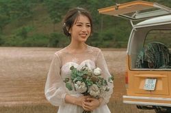 Con gái Minh Nhựa mặc váy cô dâu, tình tứ bên 'chồng sắp cưới'