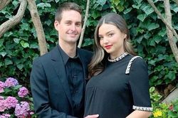 Miranda Kerr cuốn hút khi mang bầu lần 3, hạnh phúc bên chồng tỷ phú