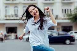Hiền Thục bất ngờ tìm lại 'nam thần' năm lớp 8 nhờ than ế triền miên