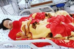 Xin đi nối tóc nhưng cha không đồng ý, bé gái 13 tuổi uống 40 viên paracetamol nguy kịch