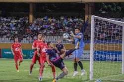 Mục kích Sài Gòn FC thoát hiểm trên sân Hàng Đẫy