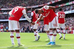 Đánh bại Burnley, Arsenal tạm chiếm ngôi đầu Premier League
