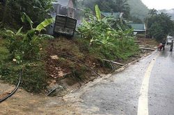 Xe tải chở bia tông vào nhà dân ở Thanh Hóa khiến 2 người chết