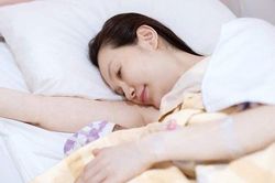 Vợ Tuấn Hưng nhớ lại lần sinh con thứ 3: 'Đau như chết đi sống lại'