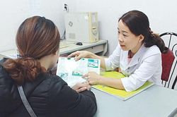 Mỗi năm, có gần 4.000 phụ nữ nhiễm HIV mang thai