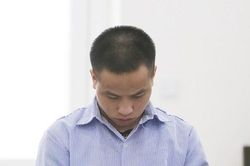 Khám nhà 'đầu nậu' ma túy, công an thu giữ súng AK và đạn dược