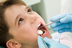 Sai lầm thường gặp khi chăm sóc răng miệng cho trẻ