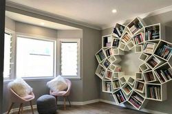 Vợ chồng mọt sách tự làm giá sách siêu ấn tượng ai nhìn cũng mê