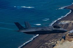 Nhật Bản phê duyệt kế hoạch mua máy bay chiến đấu F-35B